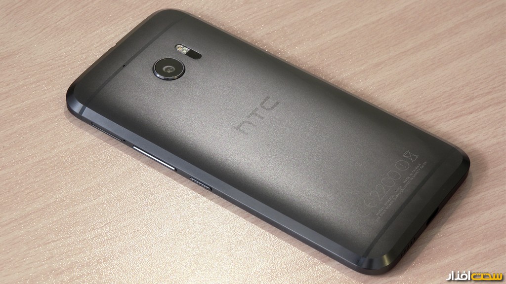 دوربین HTC10